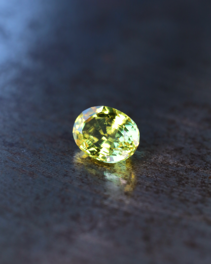 イエローサファイア　ルース　0.7ct
