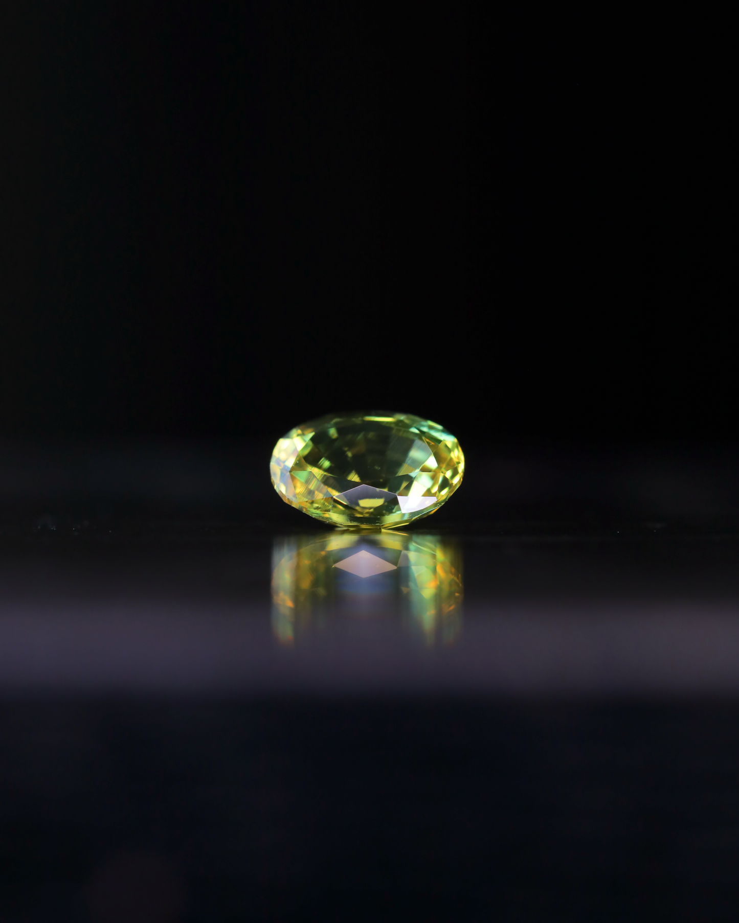 イエローサファイア　ルース　0.7ct