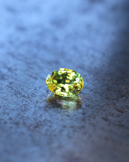イエローサファイア　ルース　0.7ct