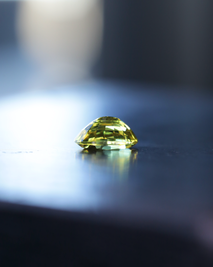 イエローサファイア　ルース　0.7ct