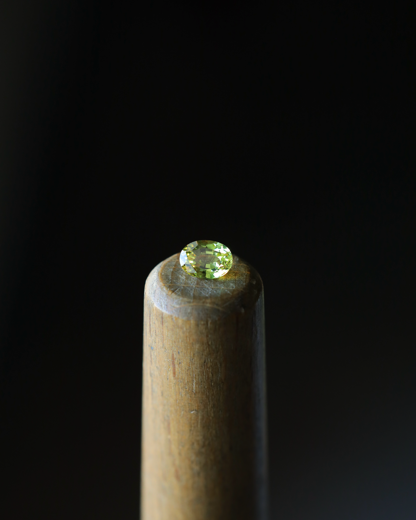 イエローサファイア　ルース　0.7ct