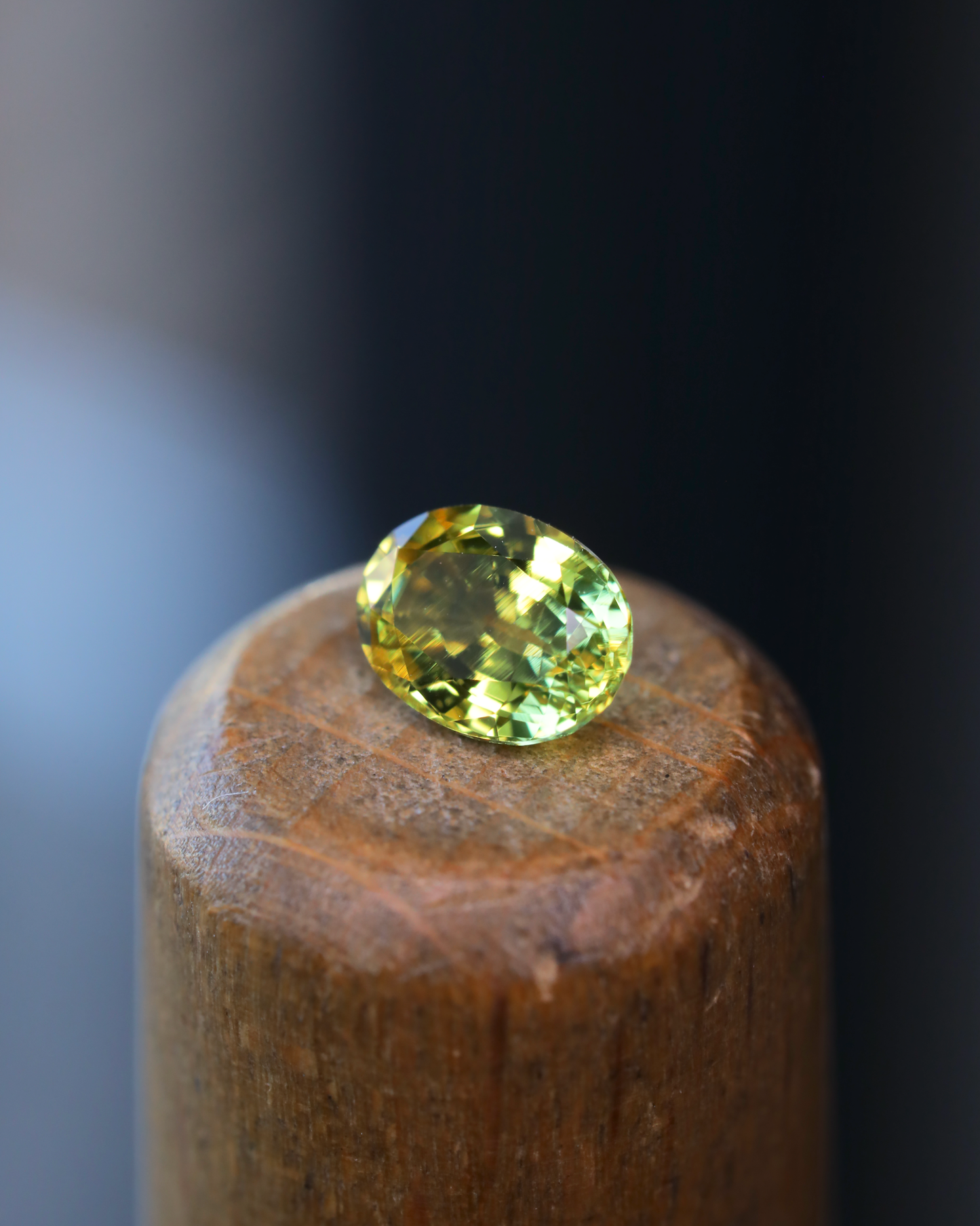 イエローサファイア　ルース　0.7ct