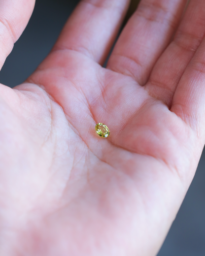 イエローサファイア　ルース　0.7ct