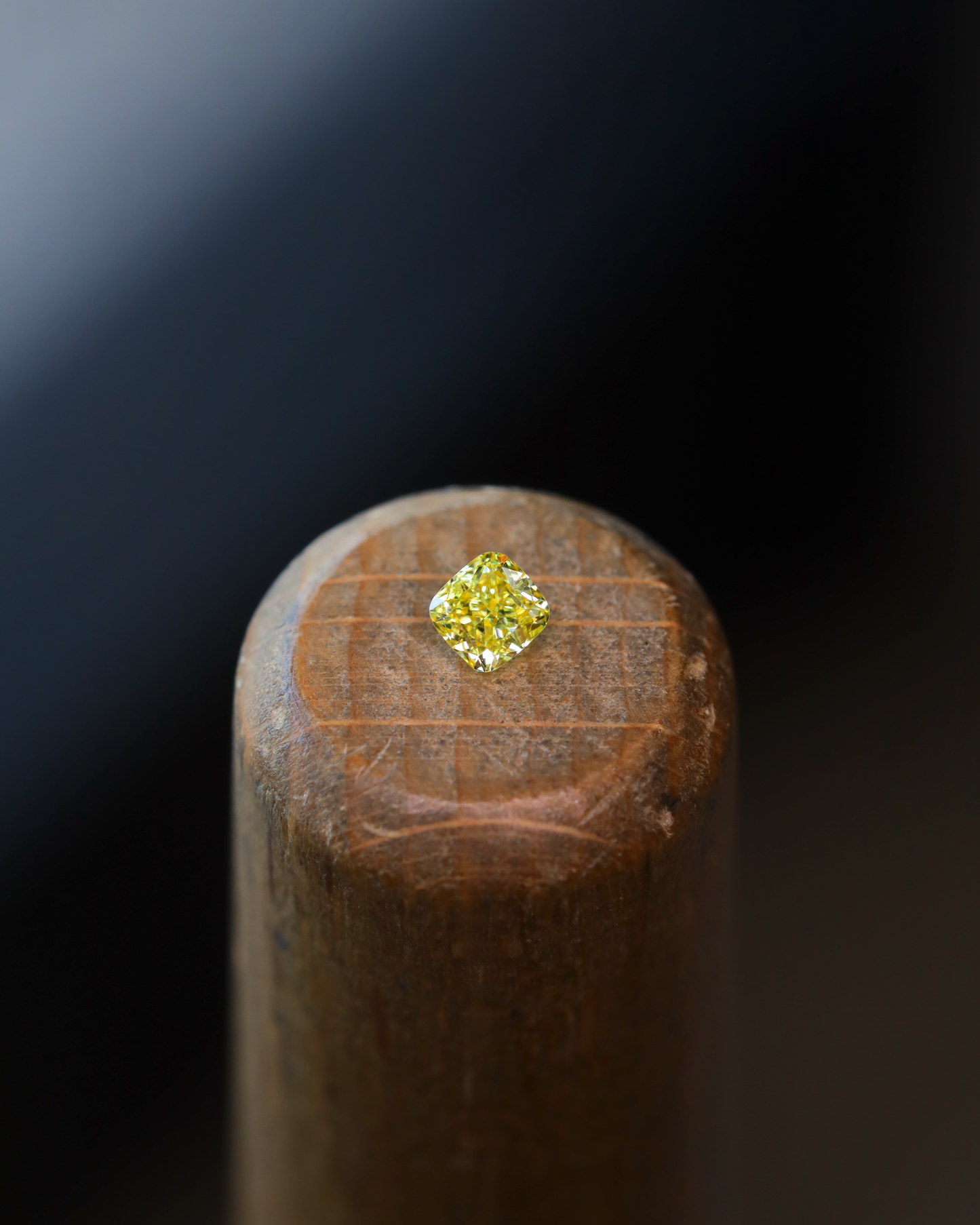 ファンシービビッドイエローダイヤモンド　ルース　0.130ct