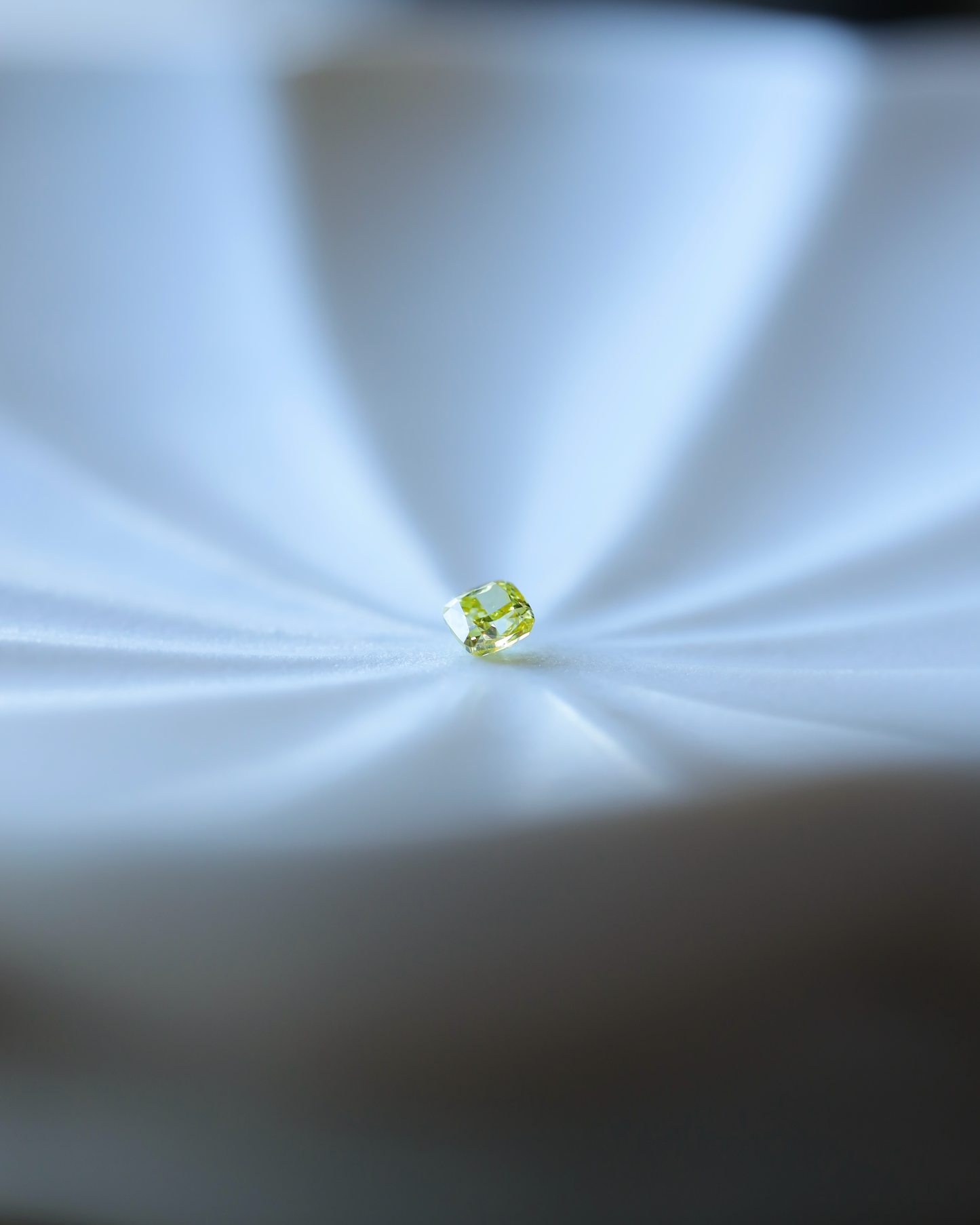 ファンシービビッドイエローダイヤモンド　ルース　0.130ct