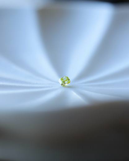 ファンシービビッドイエローダイヤモンド　ルース　0.130ct