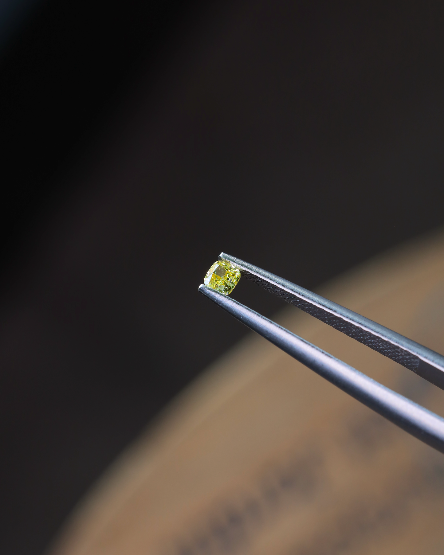 ファンシービビッドイエローダイヤモンド　ルース　0.130ct