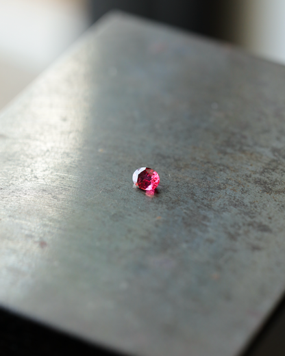 非加熱ピジョンブラッドルビー　ルース　0.23ct