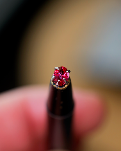 非加熱ピジョンブラッドルビー　ルース　0.23ct