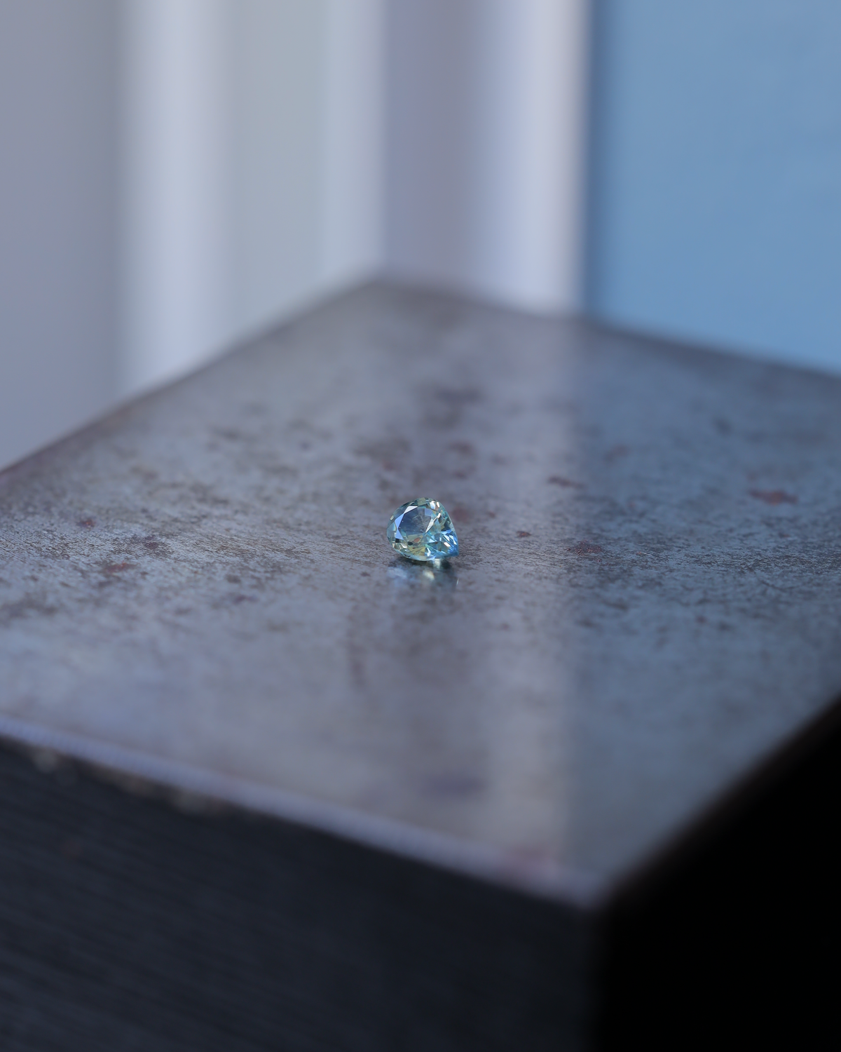 バイカラーサファイア　ルース　0.42ct