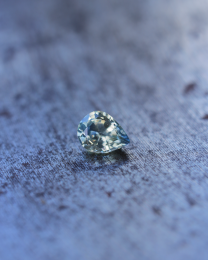 バイカラーサファイア　ルース　0.42ct