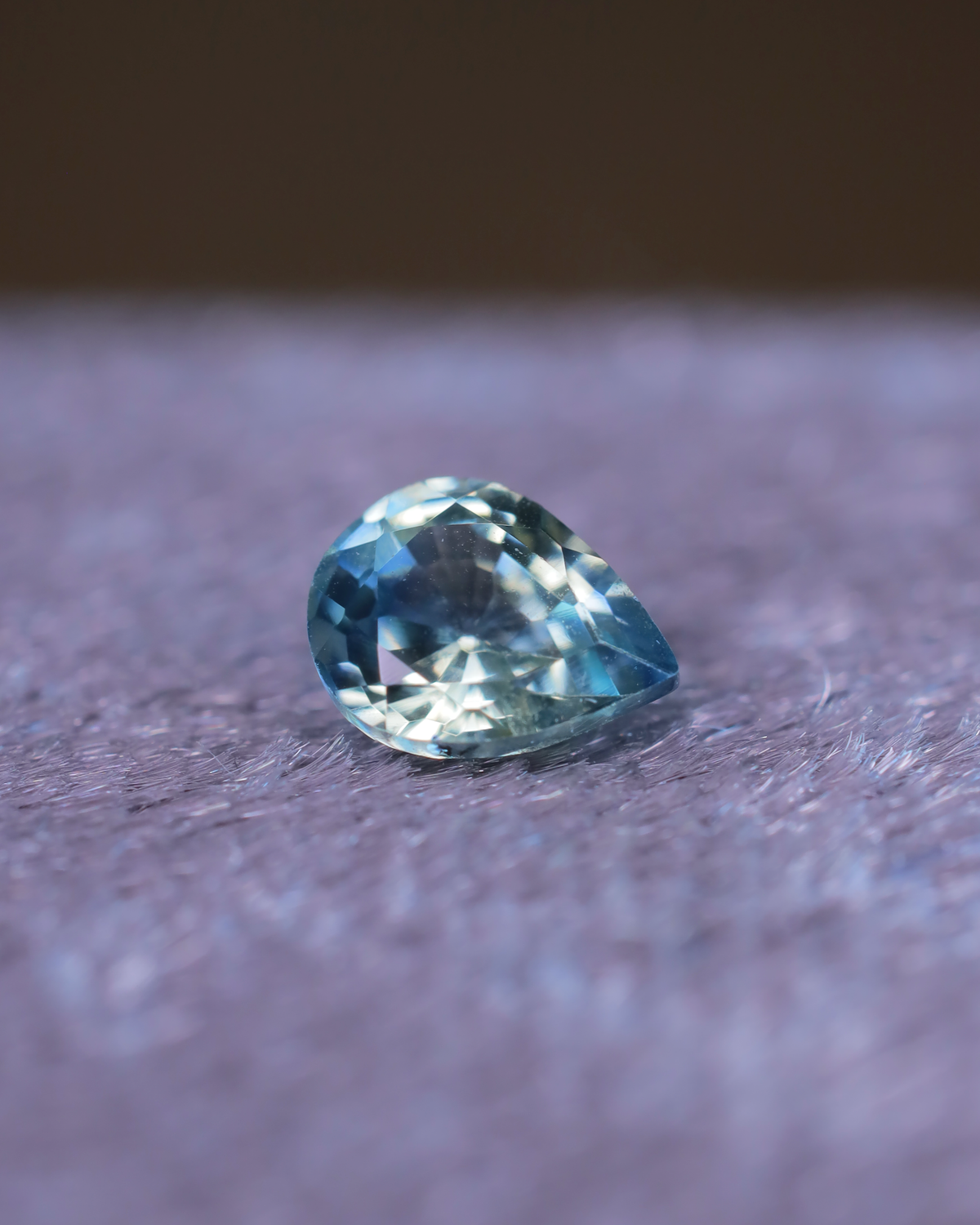 バイカラーサファイア　ルース　0.42ct