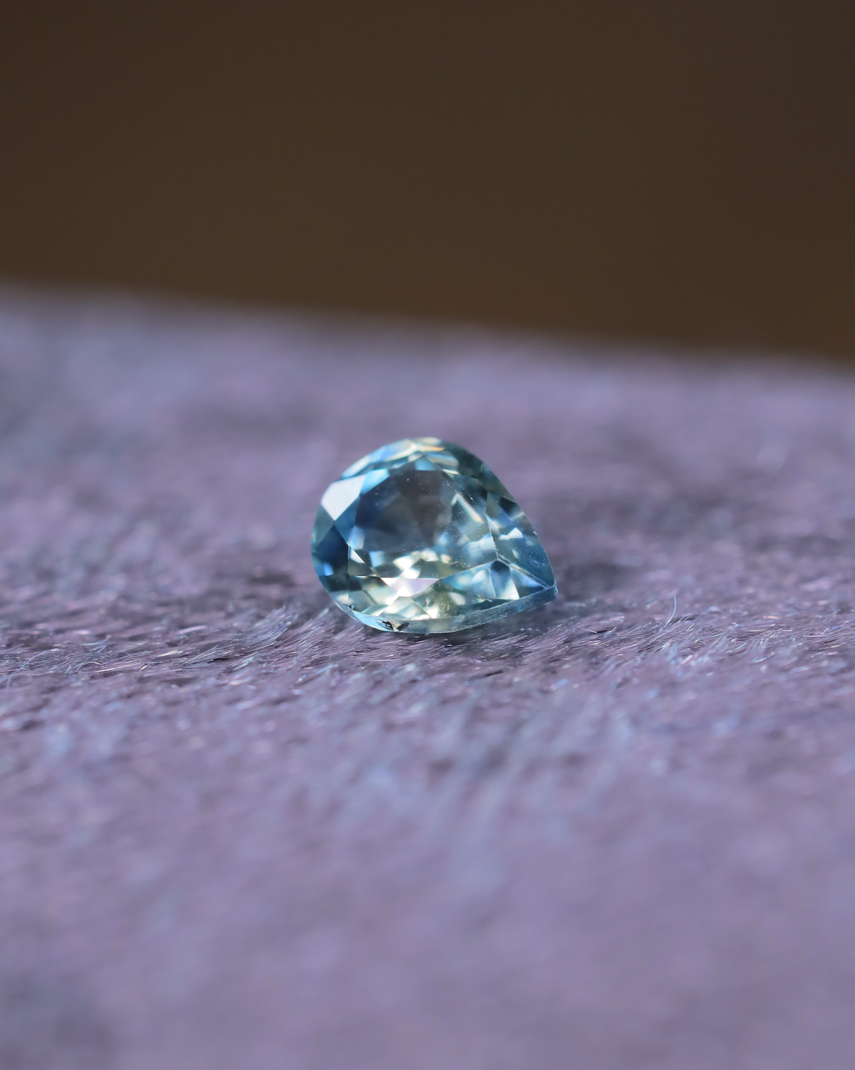 バイカラーサファイア　ルース　0.42ct