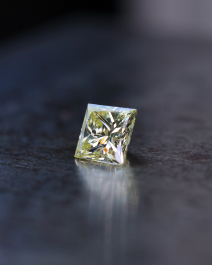 ライトイエローダイヤモンド　ルース　0.598ct
