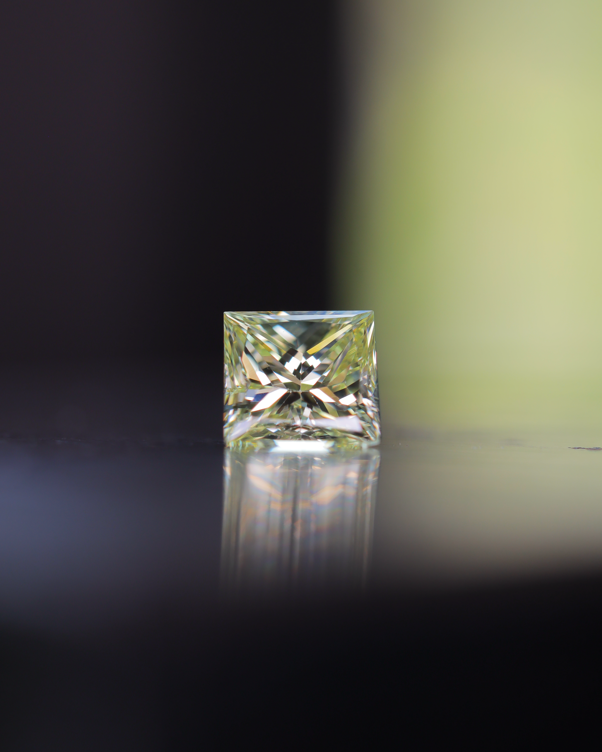 ライトイエローダイヤモンド　ルース　0.598ct