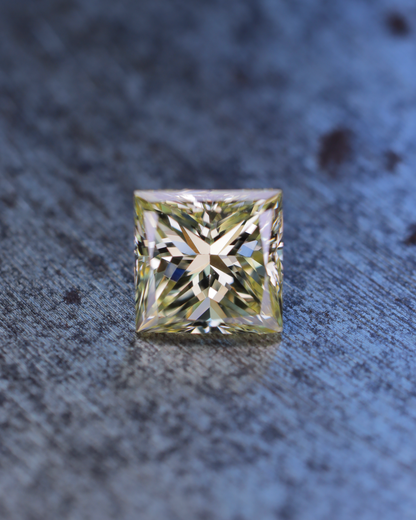 ライトイエローダイヤモンド　ルース　0.598ct