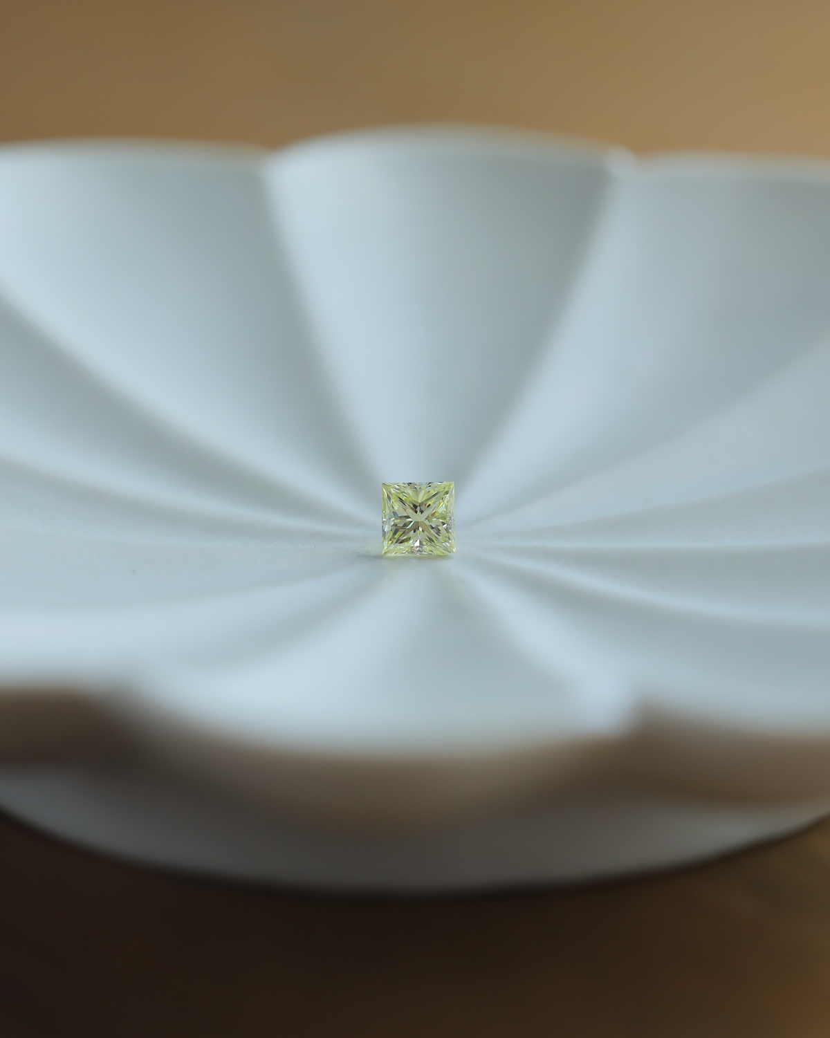 ライトイエローダイヤモンド　ルース　0.598ct