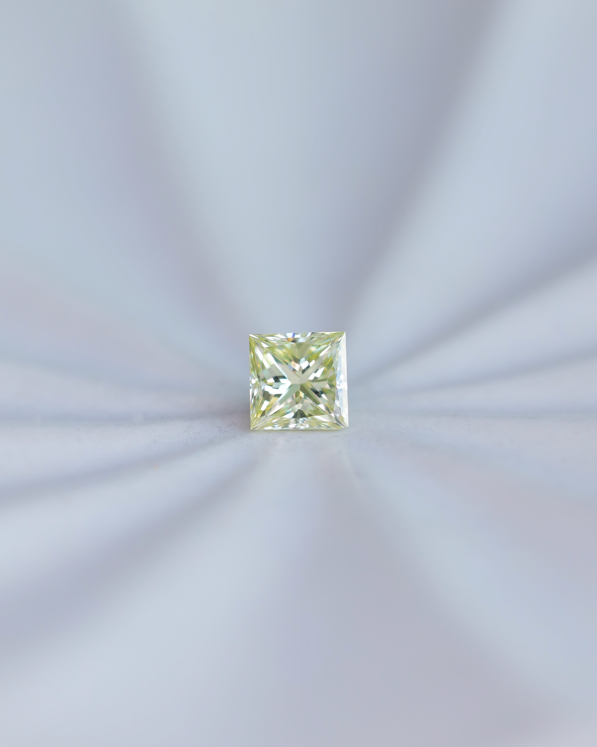 ライトイエローダイヤモンド　ルース　0.598ct