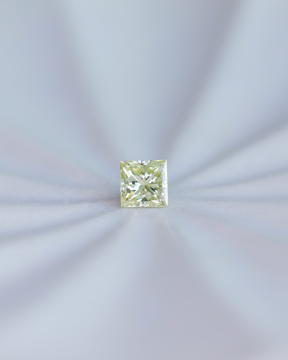 ライトイエローダイヤモンド　ルース　0.598ct