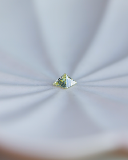 ライトイエローダイヤモンド　ルース　0.598ct