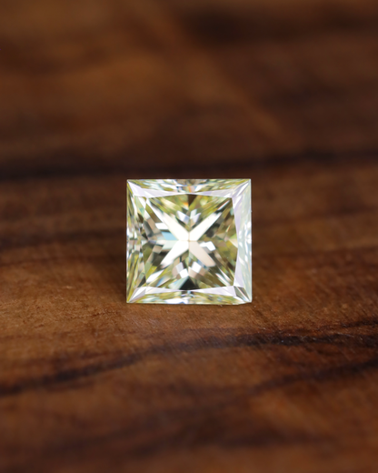 ライトイエローダイヤモンド　ルース　0.598ct