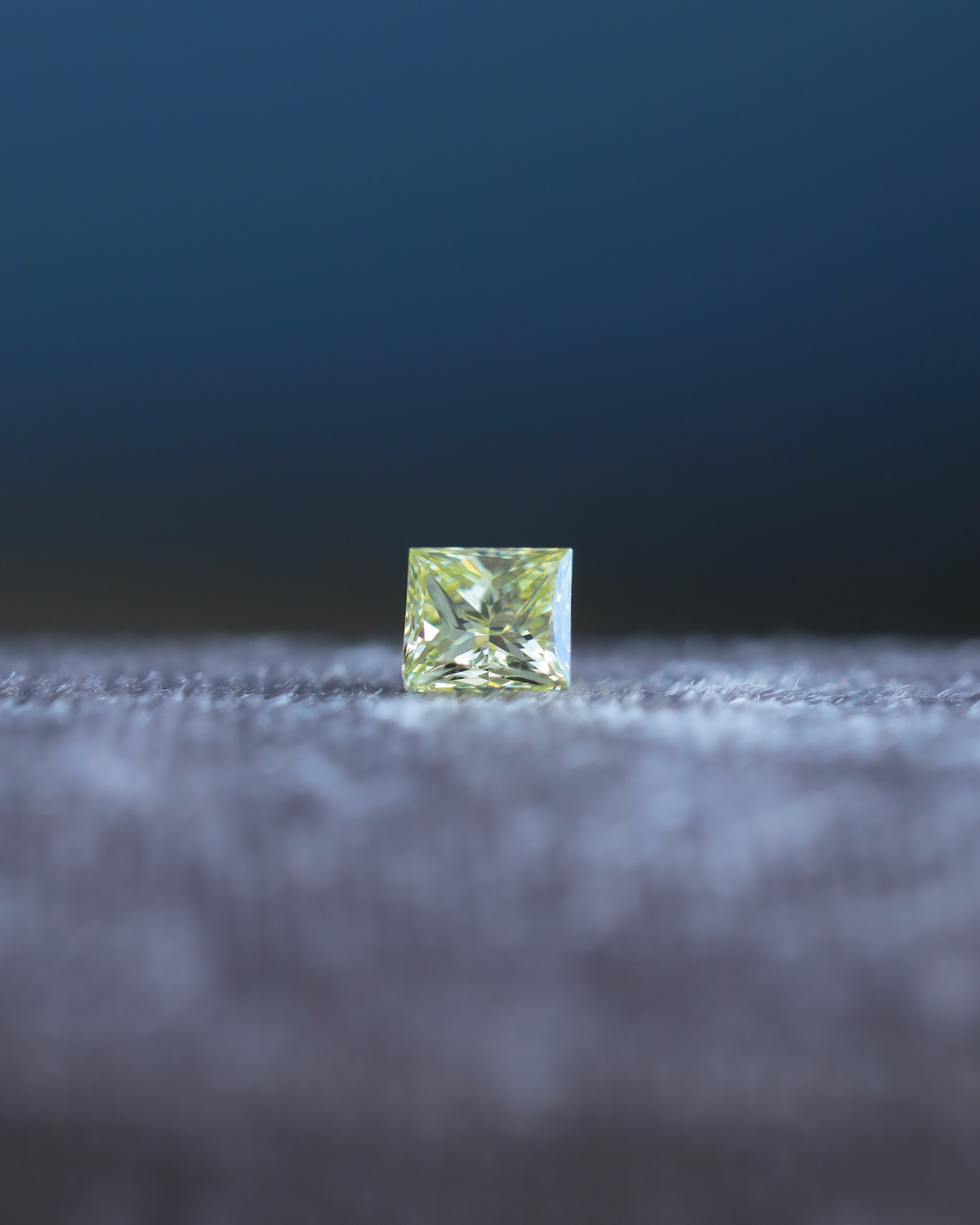 ライトイエローダイヤモンド　ルース　0.598ct