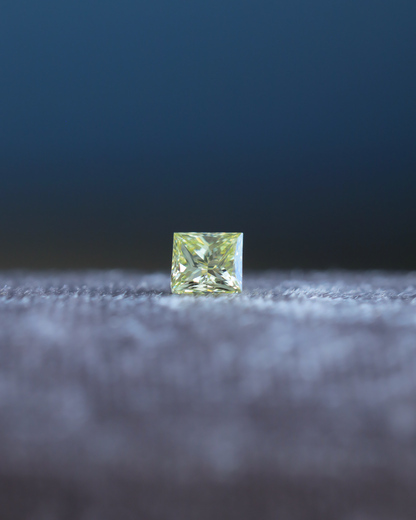 ライトイエローダイヤモンド　ルース　0.598ct