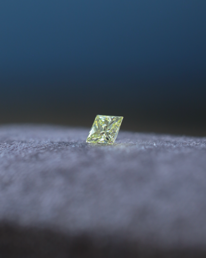 ライトイエローダイヤモンド　ルース　0.598ct