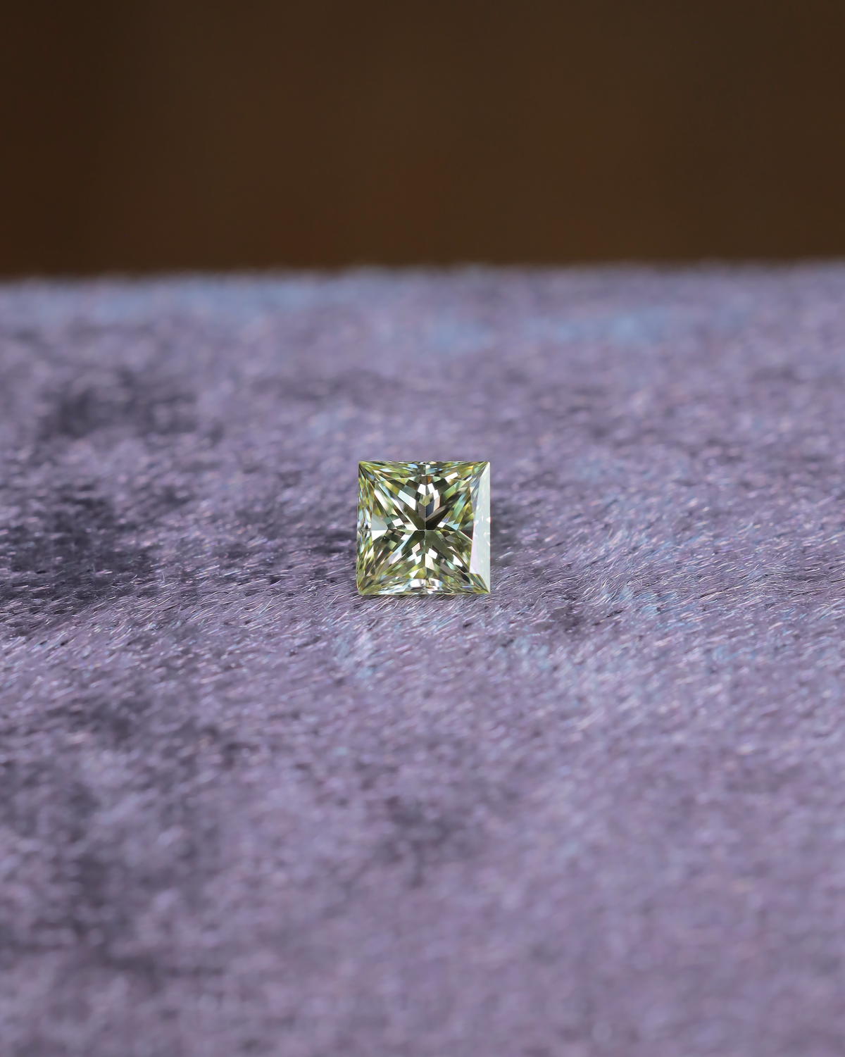 ライトイエローダイヤモンド　ルース　0.598ct