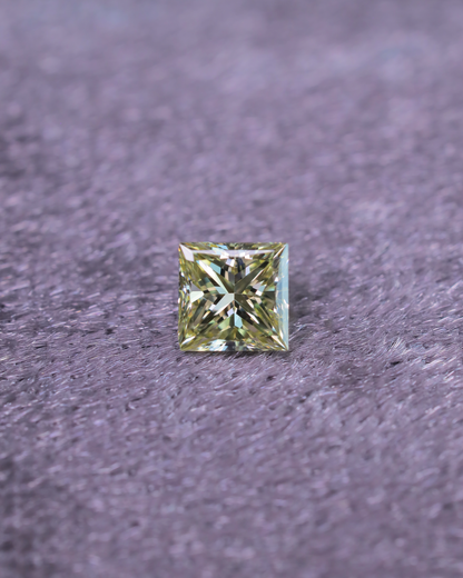 ライトイエローダイヤモンド　ルース　0.598ct