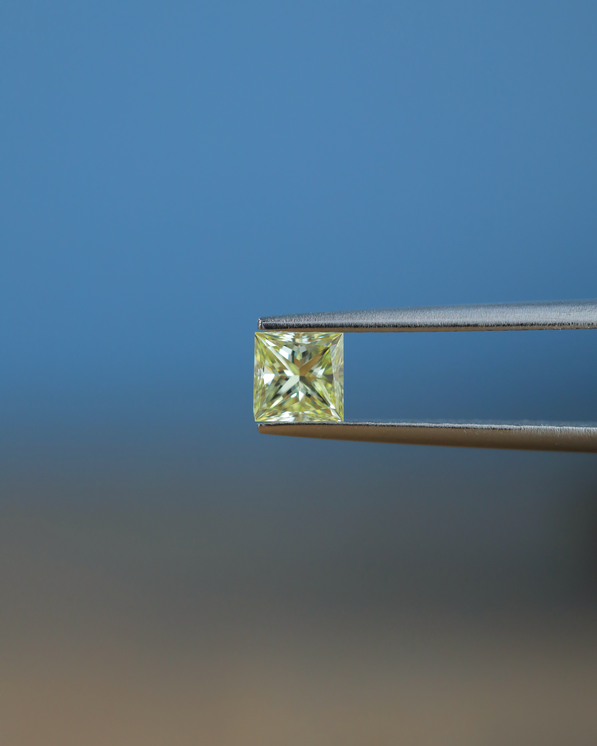 ライトイエローダイヤモンド　ルース　0.598ct