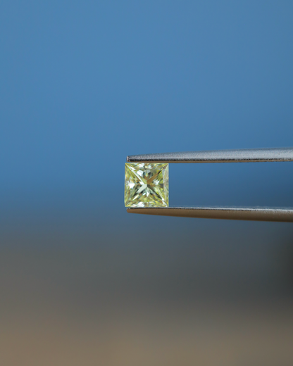 ライトイエローダイヤモンド　ルース　0.598ct