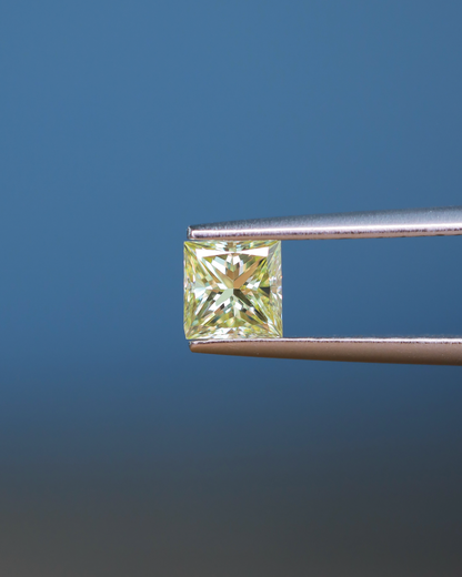 ライトイエローダイヤモンド　ルース　0.598ct