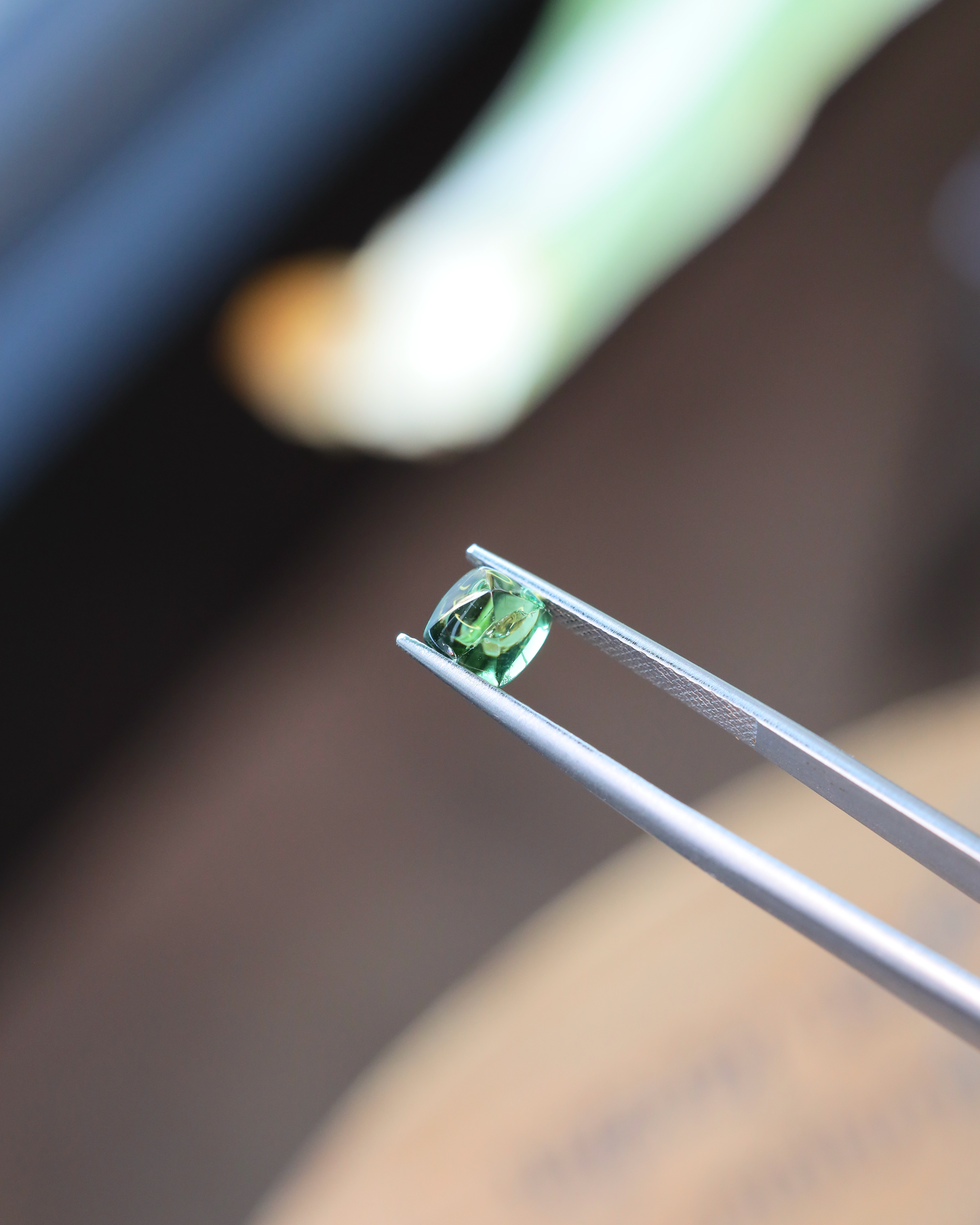 グリーンアパタイト　ルース　1.58ct