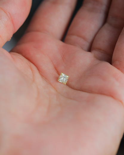 ライトイエローダイヤモンド　ルース　0.598ct