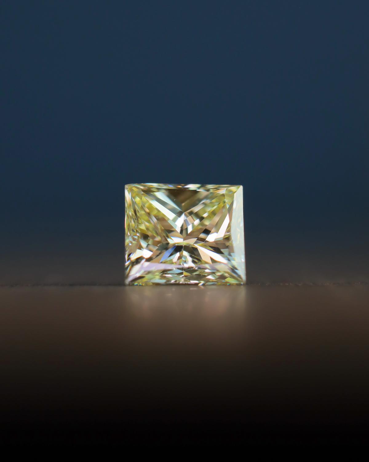 ライトイエローダイヤモンド　ルース　0.598ct