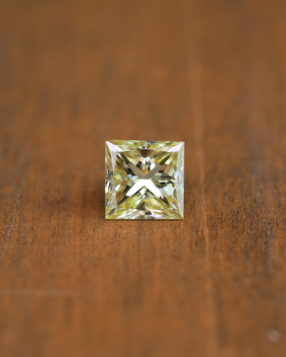 ライトイエローダイヤモンド　ルース　0.598ct