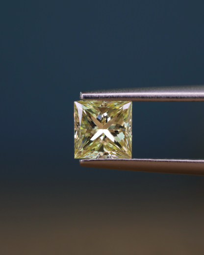ライトイエローダイヤモンド　ルース　0.598ct