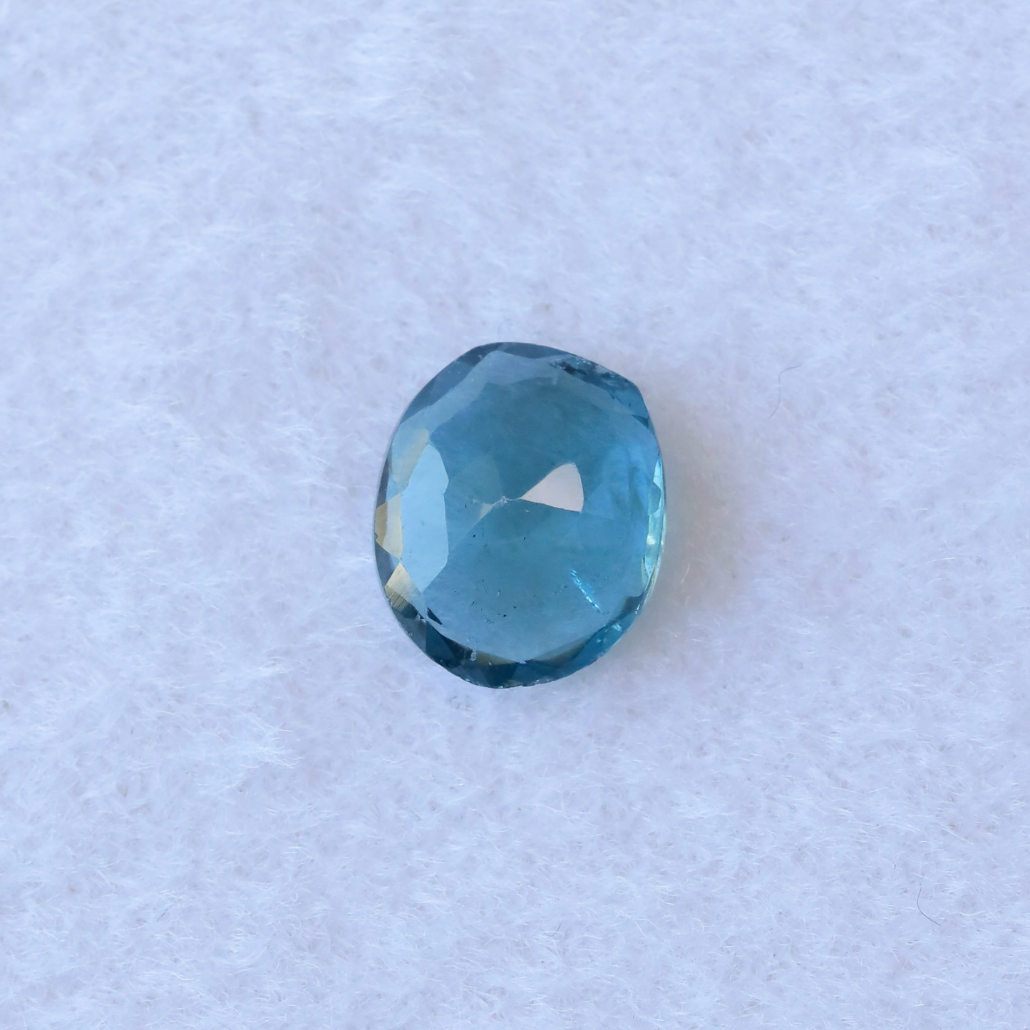 【仕立て必須】ロンドンブルートパーズ　0.61ct