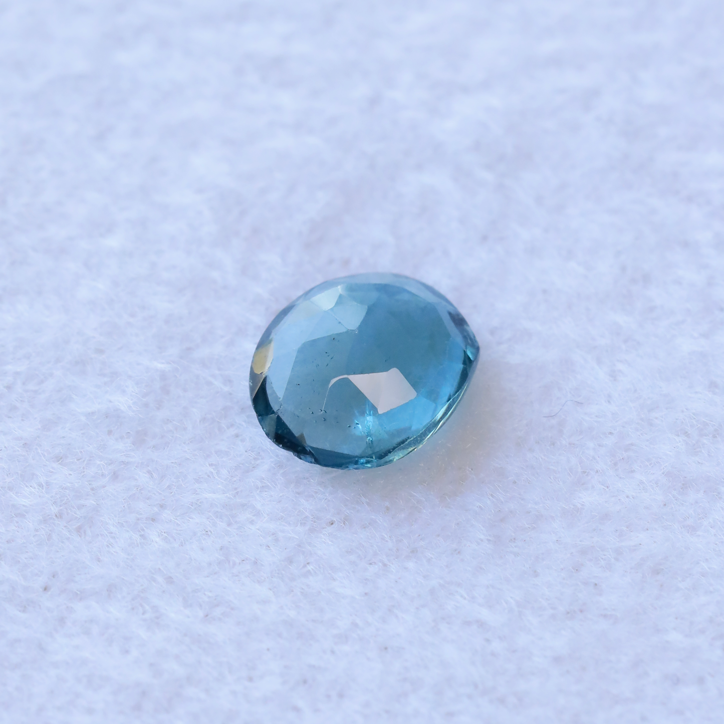 【仕立て必須】ロンドンブルートパーズ　0.61ct