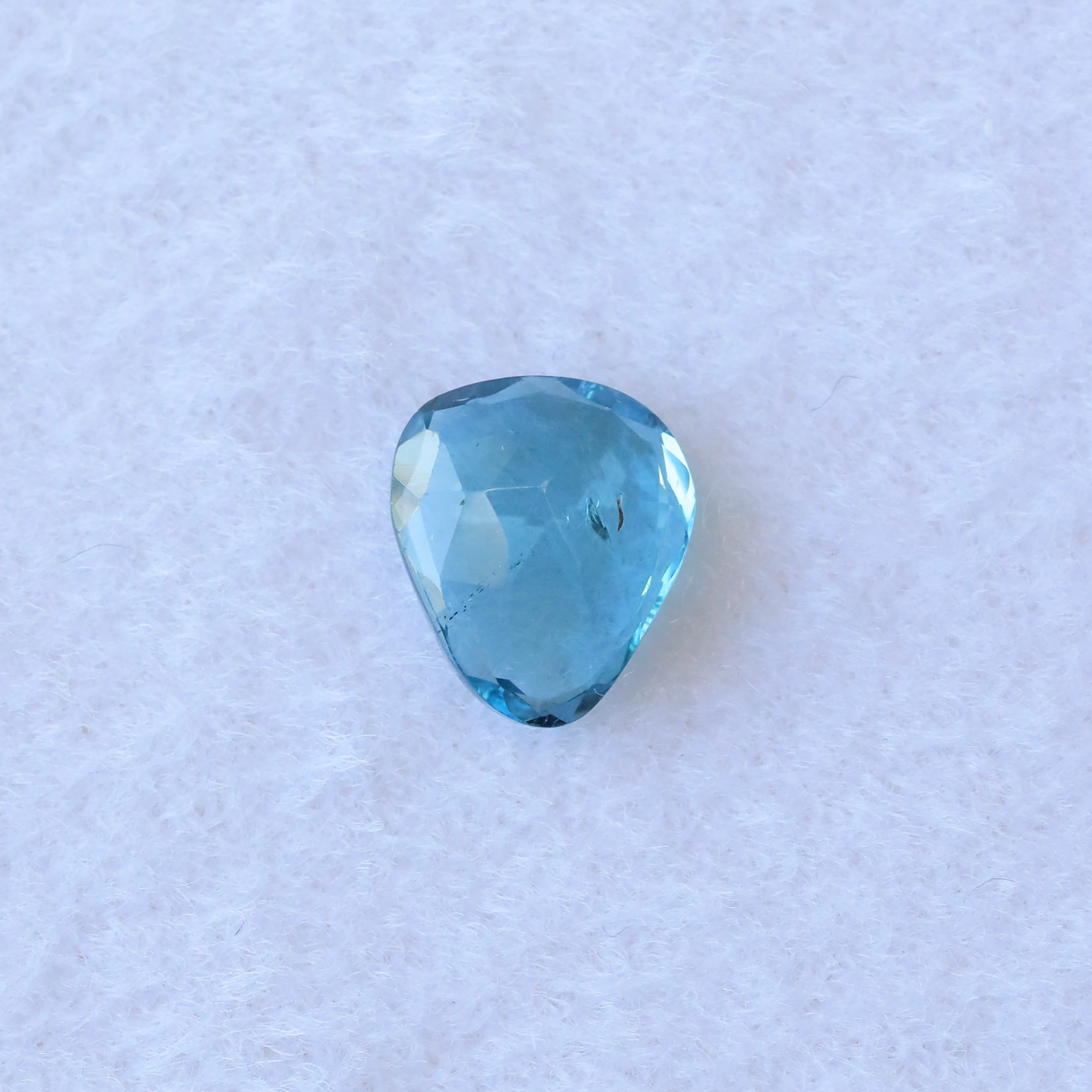 【仕立て必須】ロンドンブルートパーズ　0.74ct