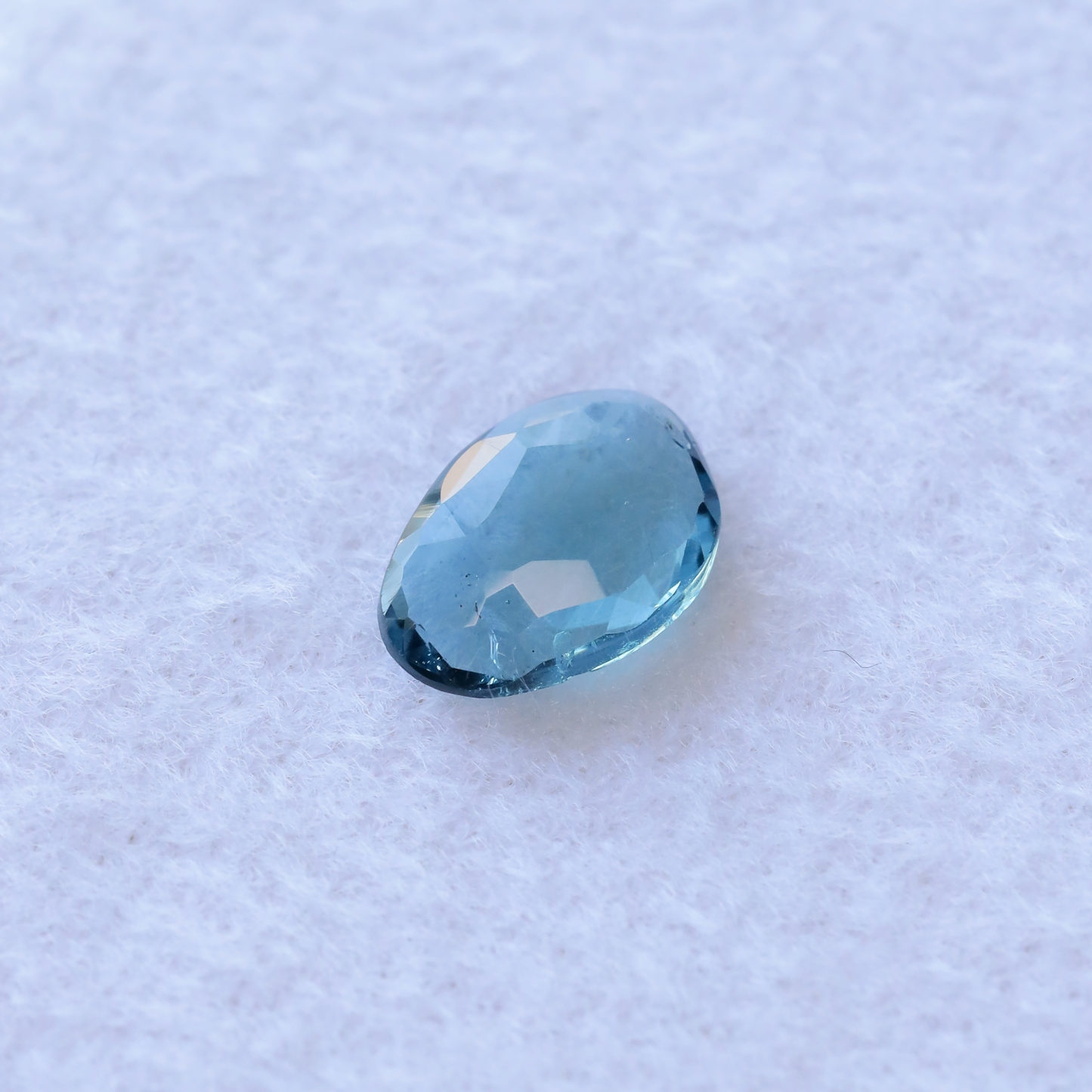 【仕立て必須】ロンドンブルートパーズ　0.87ct