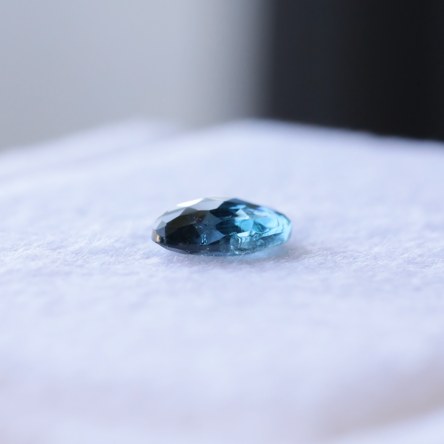 【仕立て必須】ロンドンブルートパーズ　0.87ct