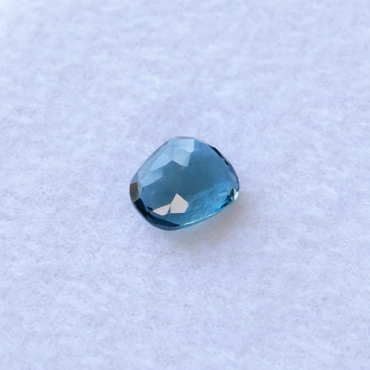 【仕立て必須】ロンドンブルートパーズ　1.00ct