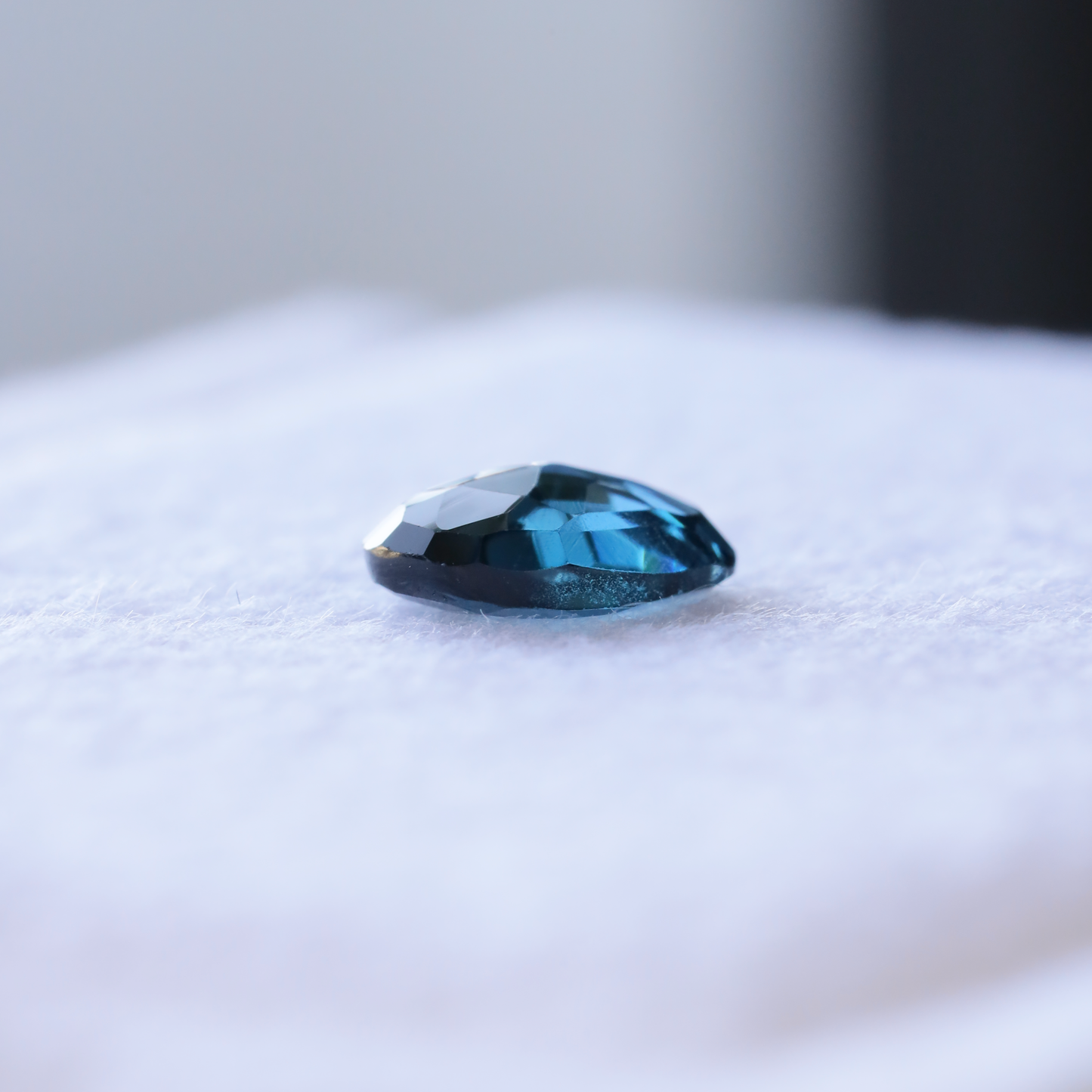 【仕立て必須】ロンドンブルートパーズ　1.00ct