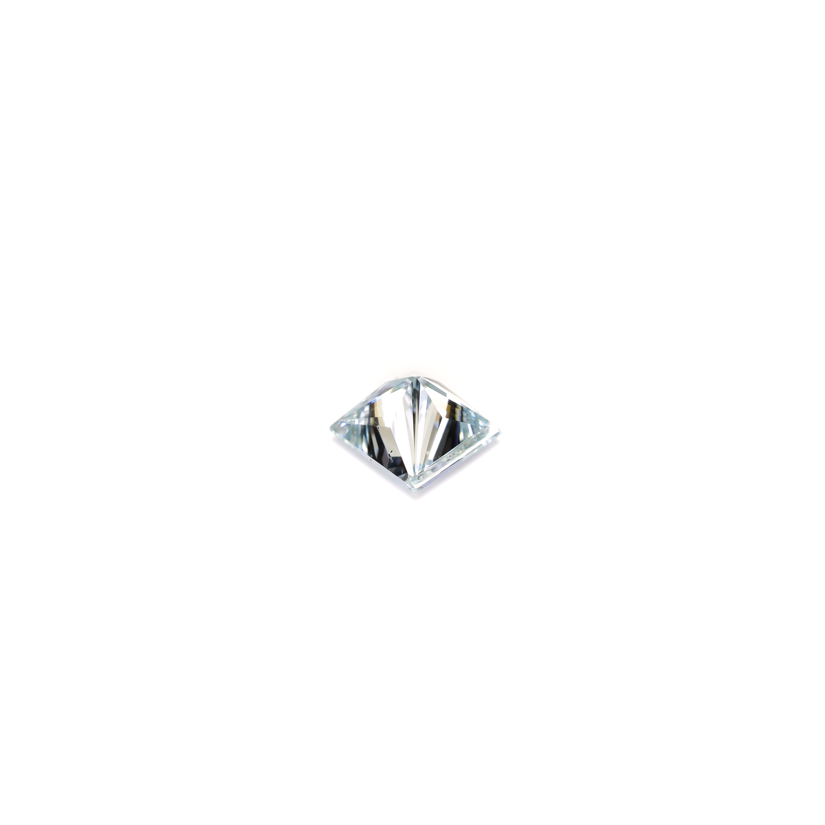 アイスブルーダイヤモンド　ルース　0.15ct