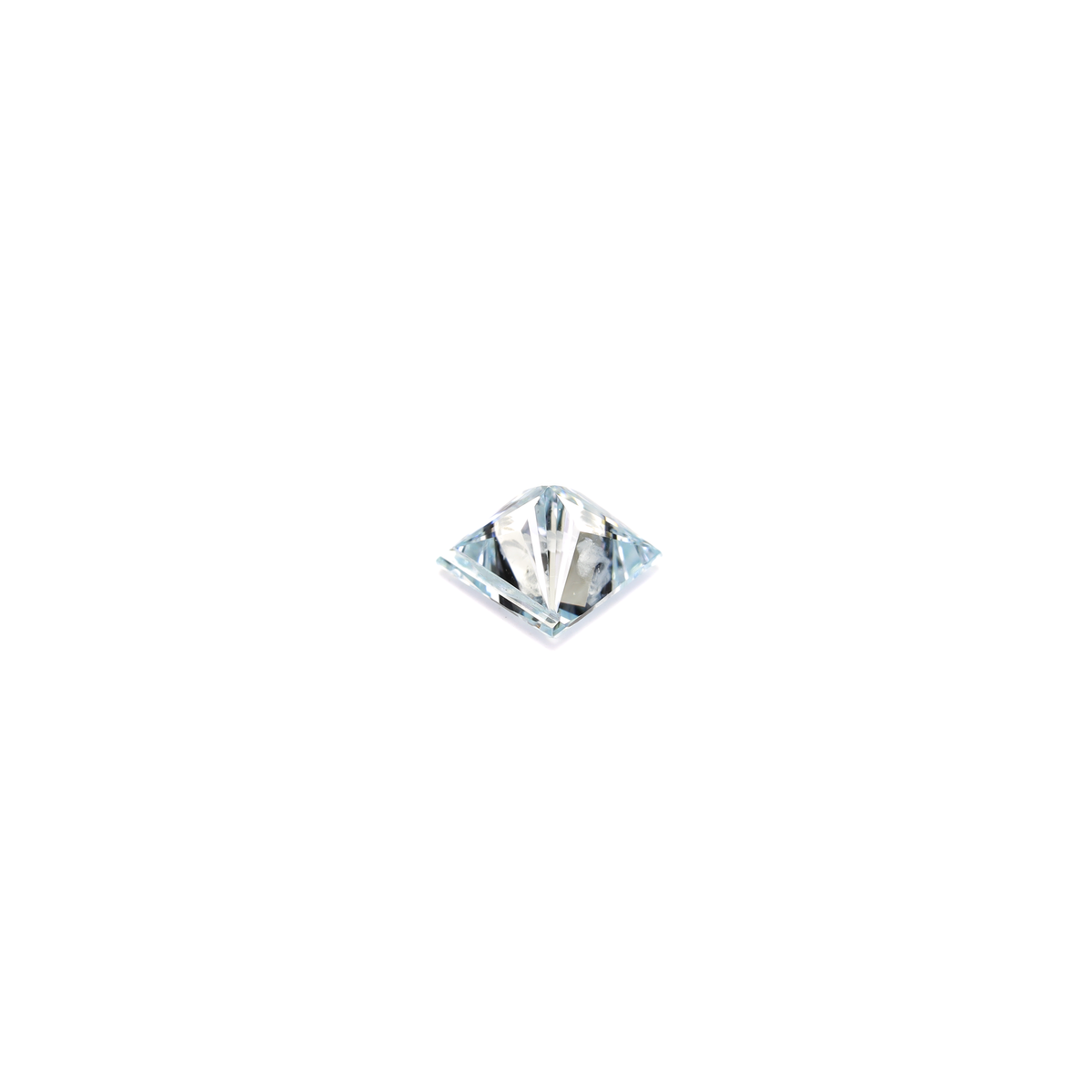 アイスブルーダイヤモンド　ルース　0.15ct