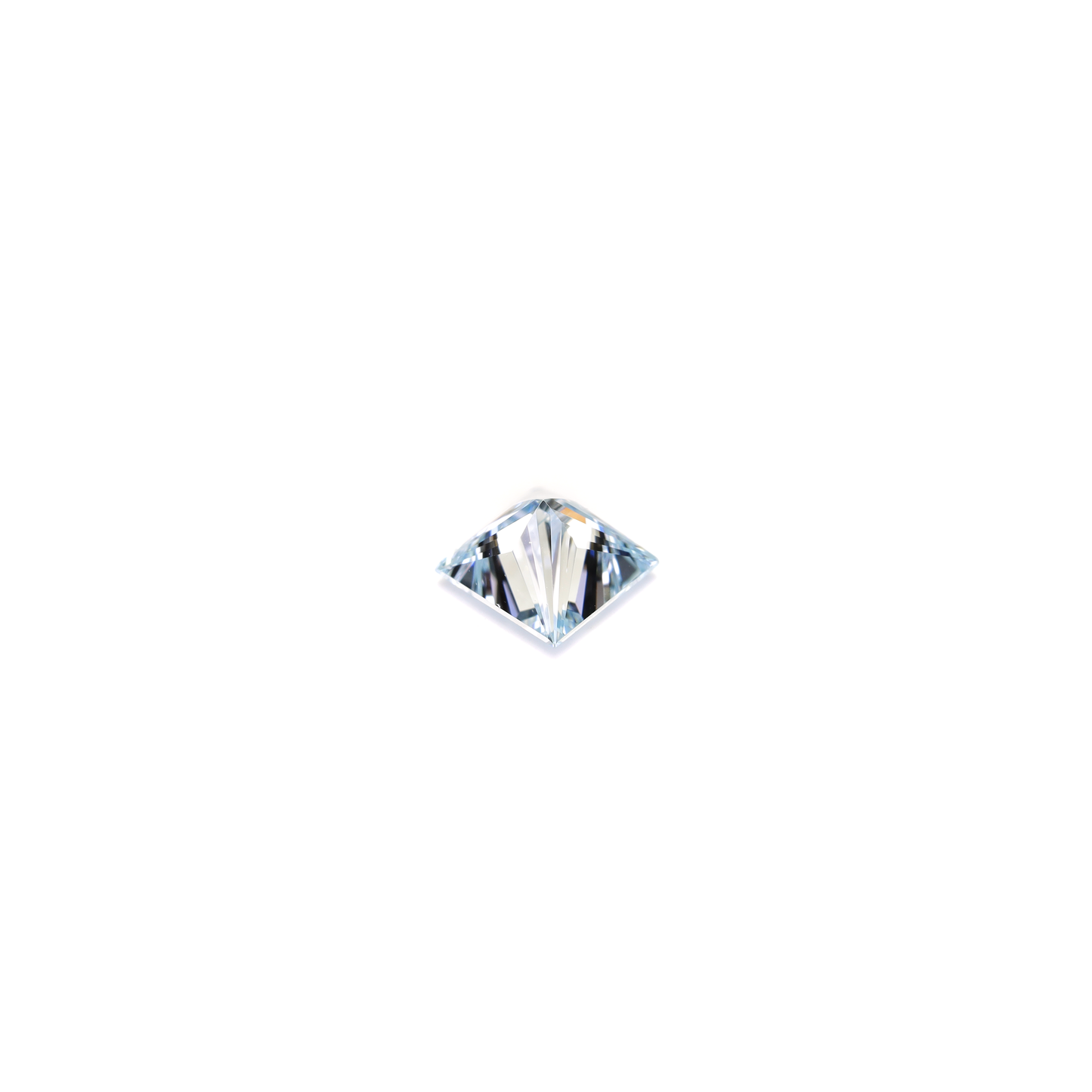 アイスブルーダイヤモンド　ルース　0.15ct