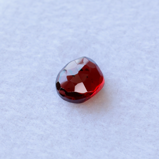 【仕立て必須】ガーネット　1.64ct