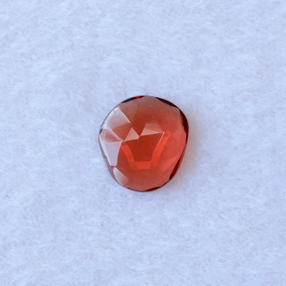 【仕立て必須】ガーネット　0.67ct